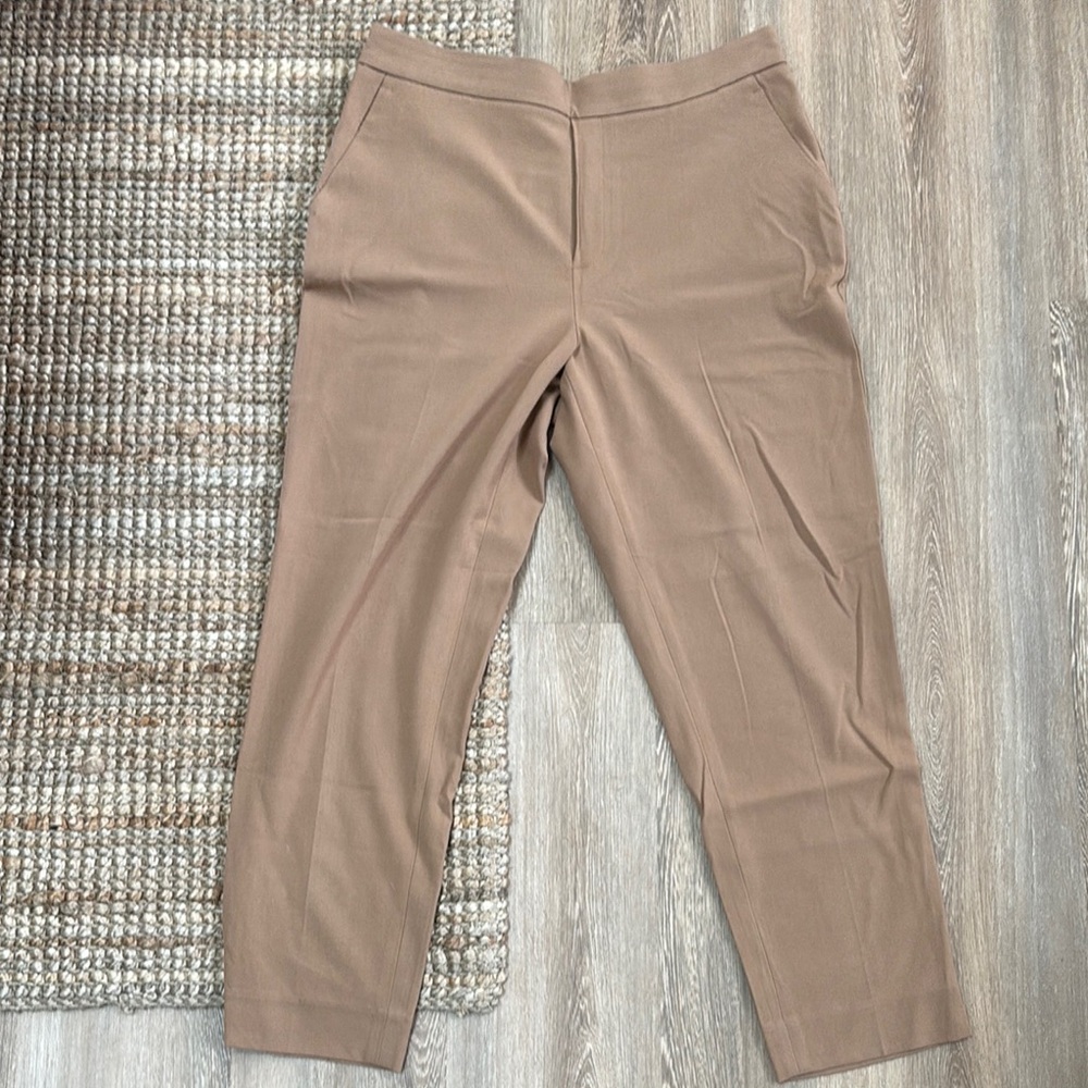 NWT Banana Republic Tapered Pull On Pants